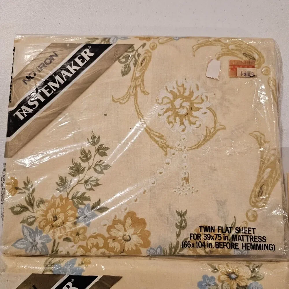 Tastemaker Vintage Twin Fitted & Flat Sheet Set W/Pillowcases - Sheraton NOS